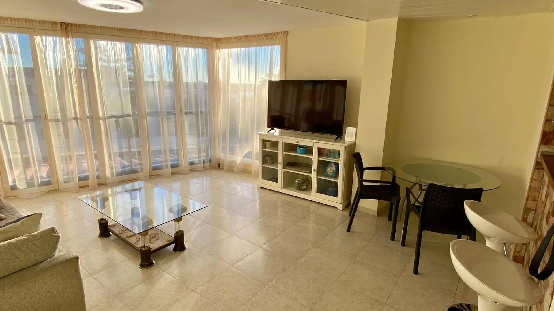 Ferienwohnung Magaly. Right By The Ocean! Beach! Arona  0*, Arona (Tenerife) Spanien