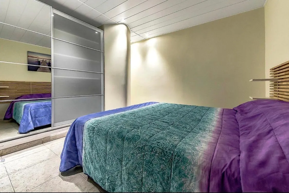 Apartment Ferienwohnung Magaly. Right By The Ocean! Beach! Arona